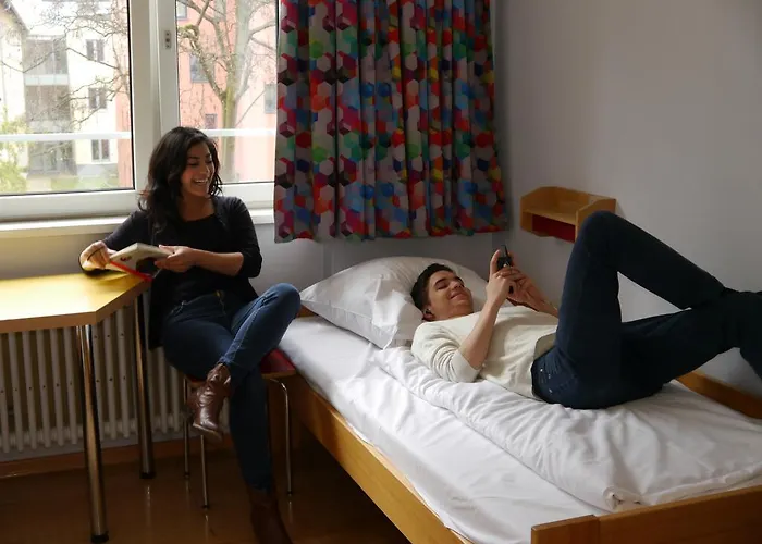 Hostel Frankfurt - Haus Der Jugend